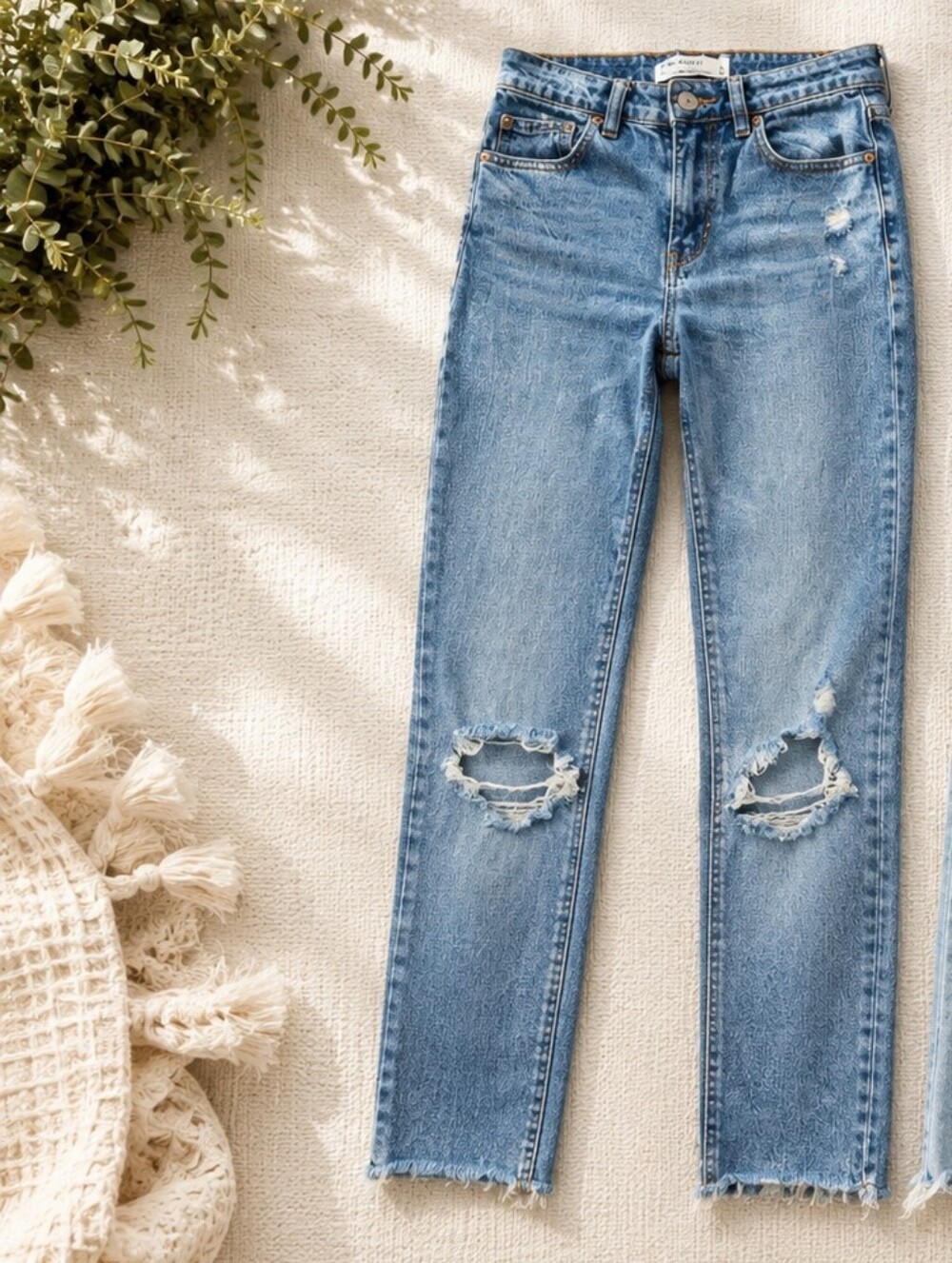 Garage Vintage Straight Jeans Size 23 Distressed Knee Raw Hem Light Wash Denim